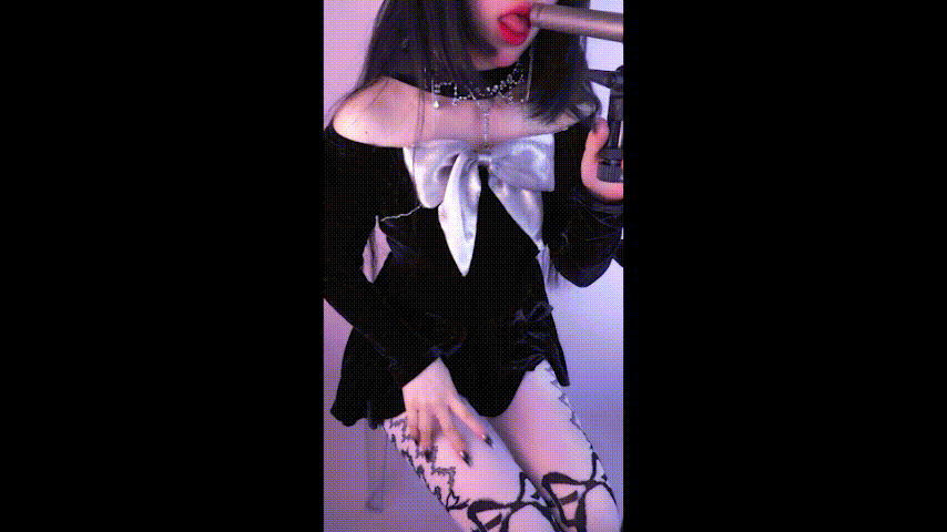 24.2.4❤哥哥敢抚摸这布满荆棘的腿吗❤.mp4_20240422_010832.gif